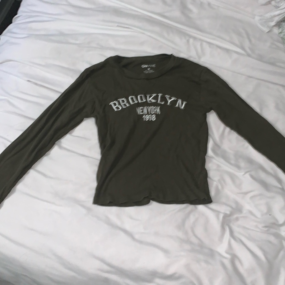 Cropped Lonsleeve Tee